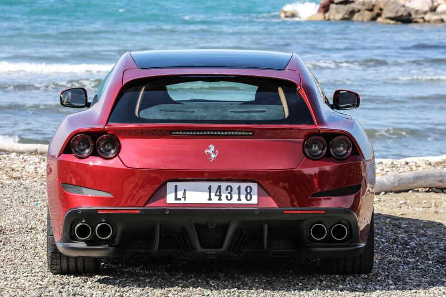  Ferrari GTC4Lusso T 2016 года  (фото 23 из 37)